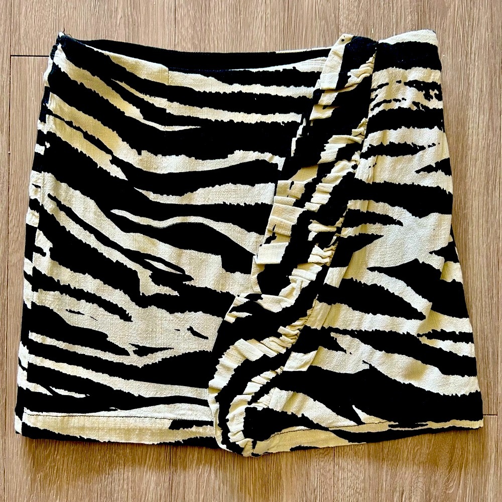 Free People Skirt, Size 2, Animal Print